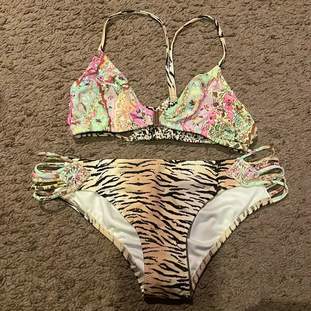 Victoria’s Secret cheeky bikini swimsuit XS - Picture 1 of 4